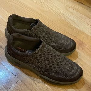 size 11.5 skechers mens arch fit motley vaseo slip on sneakers